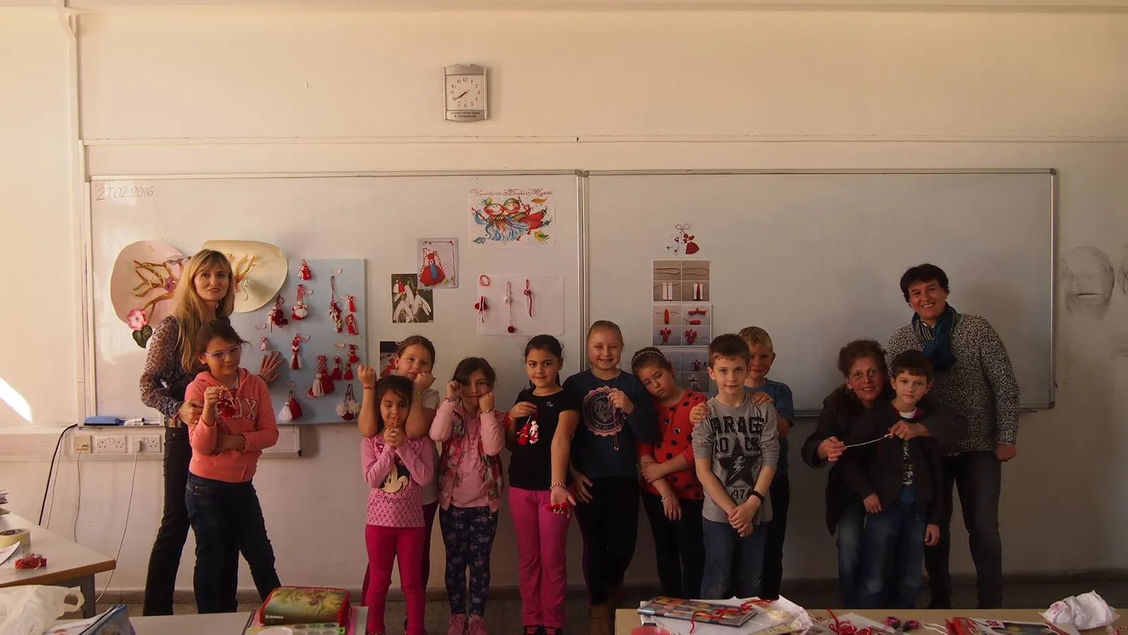 Баба Марта бързала, мартенички вързала.