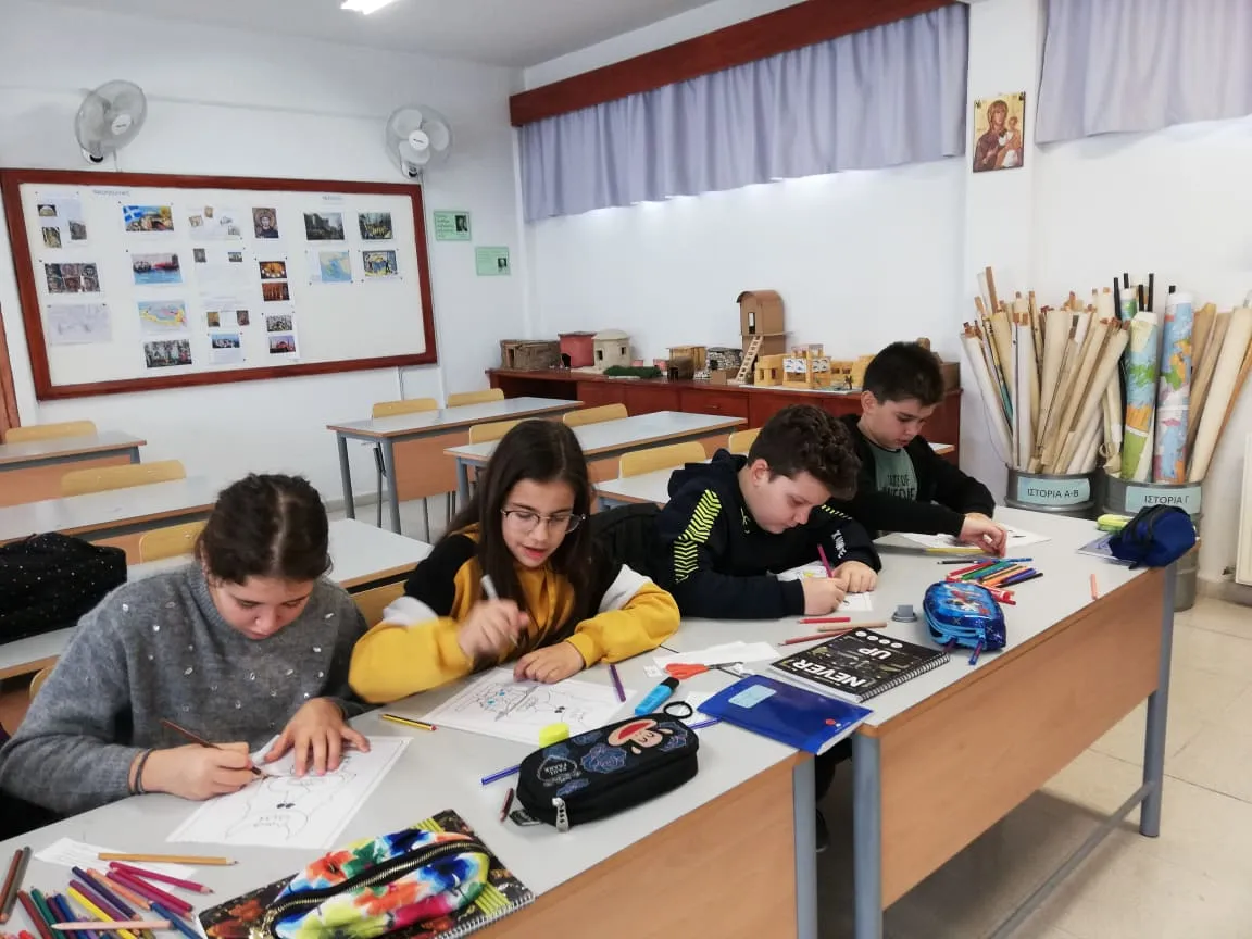 Майсторене на кукерски маски