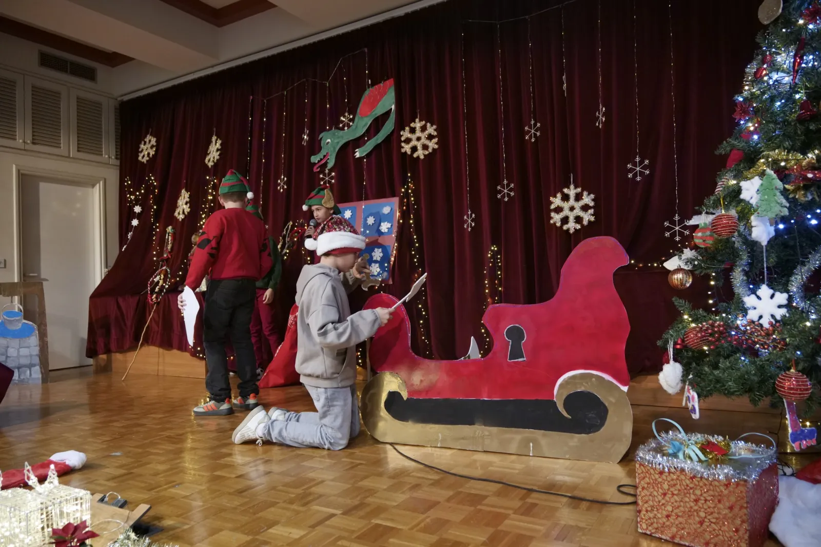 Двадесет години заедно: Юбилейно коледно тържество